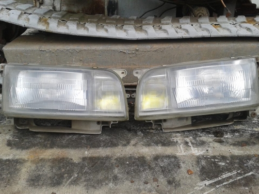 ไฟหน้าหัวจรวด YH112  -ของเก่าญี่ปุ่น แท้ๆใสๆข้างในเงาๆ