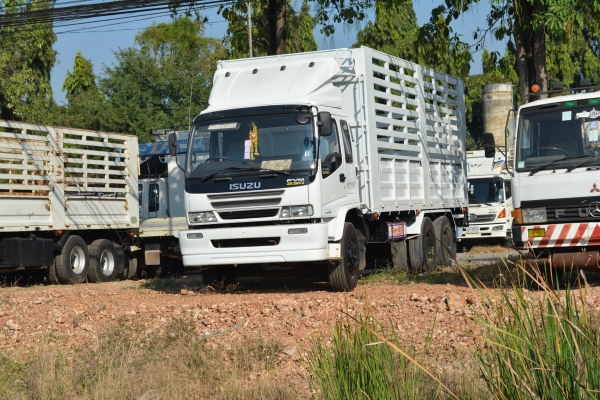 ISUZU DECA 230 hp  กระบะเหล็กยาว 6.50 m