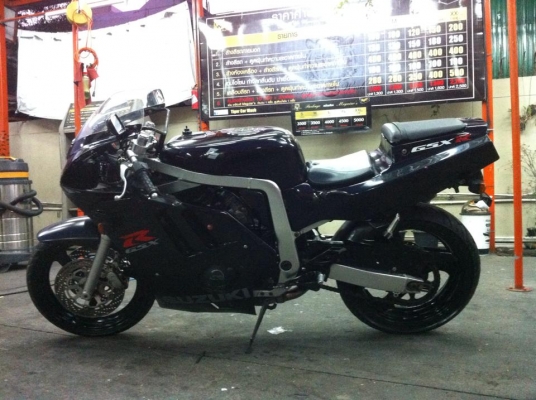 ขออนุญาติขาย จิ๊กโก๋เรโทร Suzuki GSXR400 ปี91