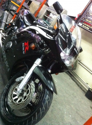 ขออนุญาติขาย จิ๊กโก๋เรโทร Suzuki GSXR400 ปี91