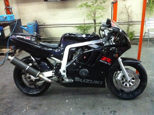 ขออนุญาติขาย จิ๊กโก๋เรโทร Suzuki GSXR400 ปี91