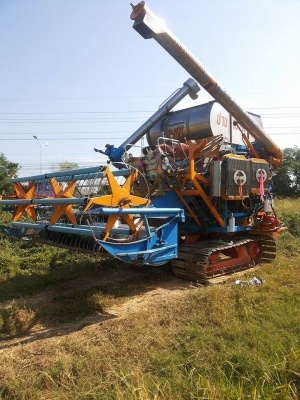 ขายรถเกี่ยวข้าว ปานเจริญการช่าง