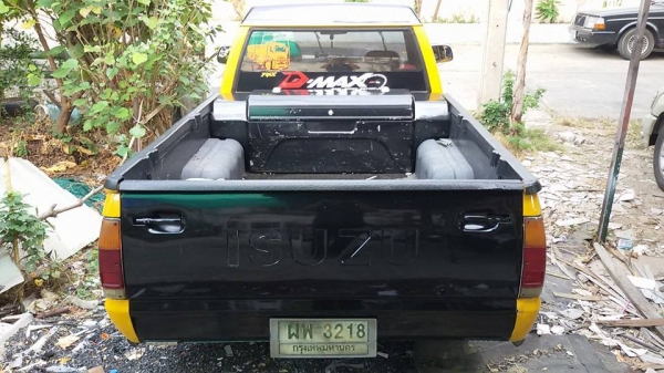 ขายกระบะ IZUZU รุ่น KBD มีแคป ขายกระบะ IZUZU รุ่น KBD มีแคป