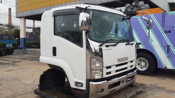 หัวเก๋ง ISUZU DECA รุ่นโรโบค๊อป สวยจัดแต่งเลส