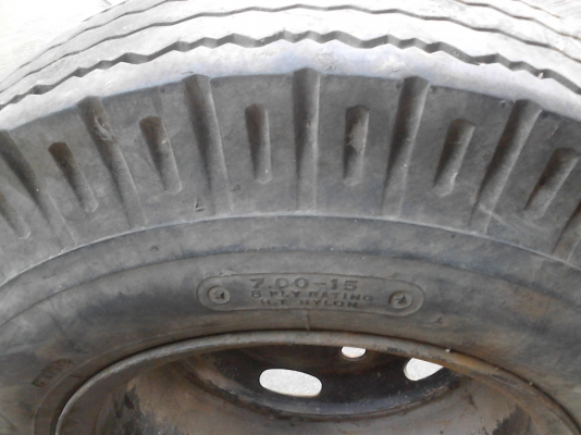 7.00-15 กะทะล้อ 6 ล้อกลาง พร้อมยาง มี 1 ล้อ TEL.081-427-3941 7.00-15 กะทะล้อ 6 ล้อกลาง พร้อมยาง มี 1 ล้อ TEL.081-427-3941