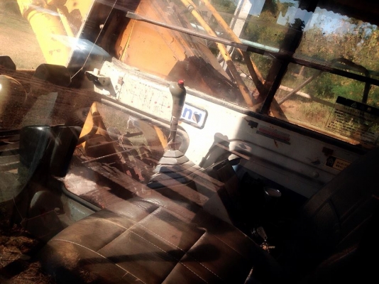 **789,000 บ.ต่อรอง**ขายแบคโฮ KOBELCO MARK-3 SK100 Yutani S.No.YW-05797 เครื่องเดิม ปั้มเดิม ไฟตัดมอเตอร์คันเร่ง เครื่องดีแน่น ปั้มดีแรง ไม่เยิ้ม ทำงานดี เร็วดี คล่องตัว บูมอาร์ม มีปะนิดหน่อย บุ้งกี๋หนา ไม่ผุ เอวดีแน่น ช่วงล่าง70-80\% โซ่ดี แทร็กดีครบ เฟรมส **789,000 บ.ต่อรอง**ขายแบคโฮ KOBELCO MARK-3 SK100 Yutani S.No.YW-05797 เครื่องเดิม ปั้มเดิม ไฟตัดมอเตอร์คันเร่ง เครื่องดีแน่น ปั้มดีแรง ไม่เยิ้ม ทำงานดี เร็วดี คล่องตัว บูมอาร์ม มีปะนิดหน่อย บุ้งกี๋หนา ไม่ผุ เอวดีแน่น ช่วงล่าง70-80\% โซ่ดี แทร็กดีครบ เฟรมส