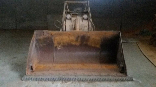 -------ขายรถตักล้อยาง 2 คัน------