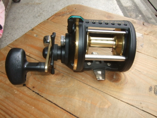 รอกตกปลา DAIWa FRIE WElF47HI