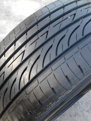 225/50R17 BRIDGESTONE TURANZA GR-90   มี 1 เส้น  ปี 2013 ใหม่ๆ ดอกยางหนาๆ    TEL.081-427-3941