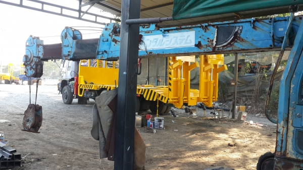 ขายรถเครนตีนตะขาบหนัก7ตันรุ่นหนักIHIมีเวทถ่วง