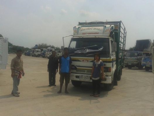 รถบรรทุก 6 ล้อ HINO KM 300  110  แรงม้า   เครื่อง6 สูบ ลองแวะชมสภาพรถและทดลองขับก่อน และยังสามารถต่อรองราคาได้ครับ