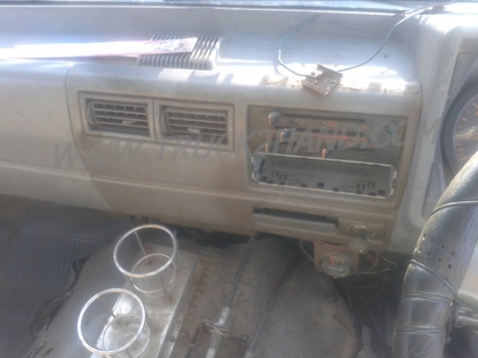 รถบรรทุก 6 ล้อ HINO KM 300  110  แรงม้า   เครื่อง6 สูบ ลองแวะชมสภาพรถและทดลองขับก่อน และยังสามารถต่อรองราคาได้ครับ