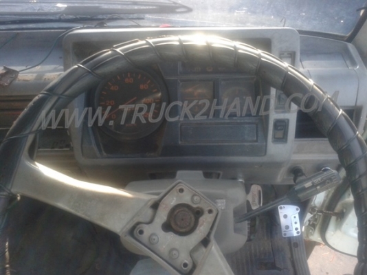 รถบรรทุก 6 ล้อ HINO KM 300  110  แรงม้า   เครื่อง6 สูบ ลองแวะชมสภาพรถและทดลองขับก่อน และยังสามารถต่อรองราคาได้ครับ