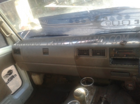 รถบรรทุก 6 ล้อ HINO KM 300  110  แรงม้า   เครื่อง6 สูบ ลองแวะชมสภาพรถและทดลองขับก่อน และยังสามารถต่อรองราคาได้ครับ