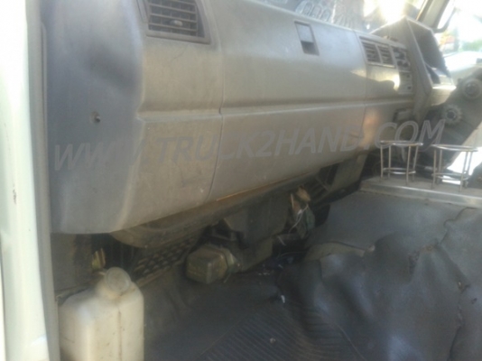 รถบรรทุก 6 ล้อ HINO KM 300  110  แรงม้า   เครื่อง6 สูบ ลองแวะชมสภาพรถและทดลองขับก่อน และยังสามารถต่อรองราคาได้ครับ