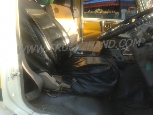 รถบรรทุก 6 ล้อ HINO KM 300  110  แรงม้า   เครื่อง6 สูบ ลองแวะชมสภาพรถและทดลองขับก่อน และยังสามารถต่อรองราคาได้ครับ