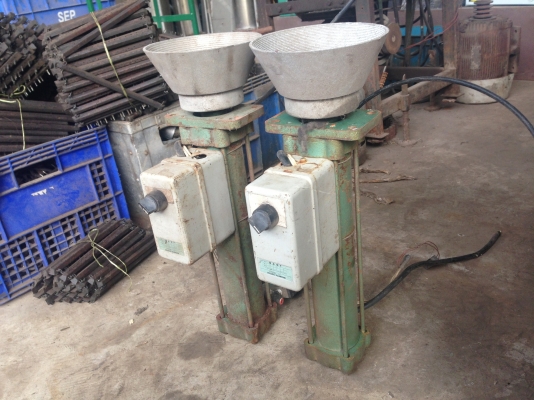 ขายกระบอกลม มี2อัน มีสวิตปรับได้ ขายตามสภาพ ขายเป็นคู่ครับ