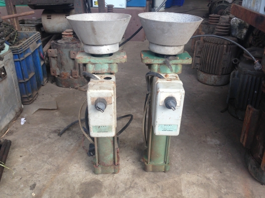 ขายกระบอกลม มี2อัน มีสวิตปรับได้ ขายตามสภาพ ขายเป็นคู่ครับ