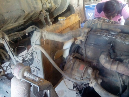 หกล้ อีซูซุ ติดเครน2.5ตัน สภาพดีพร้อใช้ ทะเบียนพร้อมโอน