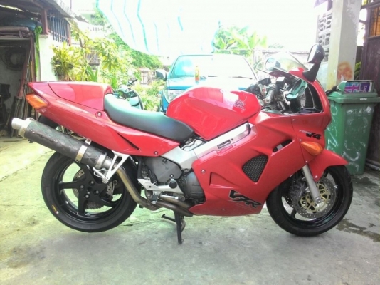 ขายครับ VFR800 ปี2000 หัวฉีด ไมค์ดิจิตอล ทะเบียนแท้โอนขนส่ง จัดไฟแนนได้ครับ รถสวยเครื่องดีพร้อมออกทริป