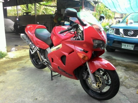 ขายครับ VFR800 ปี2000 หัวฉีด ไมค์ดิจิตอล ทะเบียนแท้โอนขนส่ง จัดไฟแนนได้ครับ รถสวยเครื่องดีพร้อมออกทริป