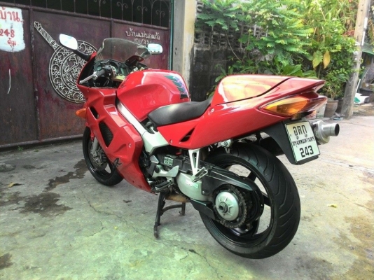 ขายครับ VFR800 ปี2000 หัวฉีด ไมค์ดิจิตอล ทะเบียนแท้โอนขนส่ง จัดไฟแนนได้ครับ รถสวยเครื่องดีพร้อมออกทริป