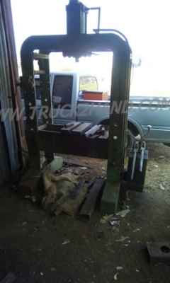 โรงกลึงแท่นกลึง3มิลลิ่ง1เครื่องกระทุ้ง1แท่นอัดตู้เชื่อมเครื่องมือครบชุด