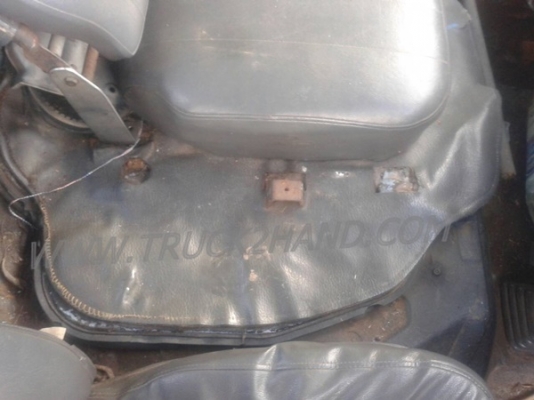 รถบรรทุก 6 ล้อ ISUZU NPR กระบะข้างเสริม  ปีจดทะเบียน 2542 มาดูสภาพรถและทดลองขับก่อน และสามารถต่อรองราคาได้อีกครับ