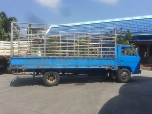 รถบรรทุก 6 ล้อ ISUZU NPR กระบะข้างเสริม  ปีจดทะเบียน 2542 มาดูสภาพรถและทดลองขับก่อน และสามารถต่อรองราคาได้อีกครับ