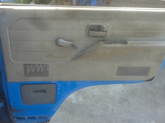 รถบรรทุก 6 ล้อ ISUZU NPR กระบะข้างเสริม  ปีจดทะเบียน 2542 มาดูสภาพรถและทดลองขับก่อน และสามารถต่อรองราคาได้อีกครับ