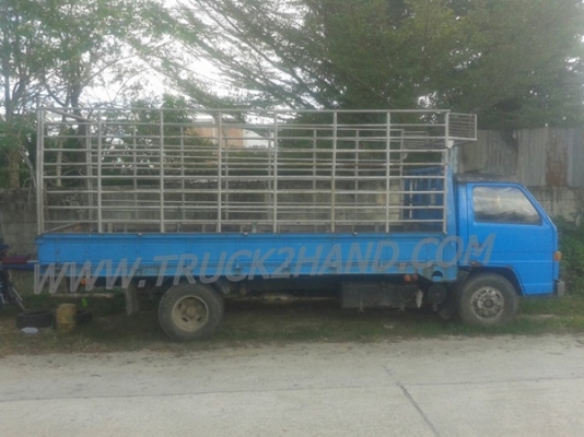 รถบรรทุก 6 ล้อ ISUZU NPR กระบะข้างเสริม  ปีจดทะเบียน 2542 มาดูสภาพรถและทดลองขับก่อน และสามารถต่อรองราคาได้อีกครับ