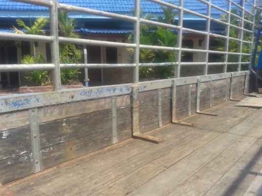 รถบรรทุก 6 ล้อ ISUZU NPR กระบะข้างเสริม  ปีจดทะเบียน 2542 มาดูสภาพรถและทดลองขับก่อน และสามารถต่อรองราคาได้อีกครับ