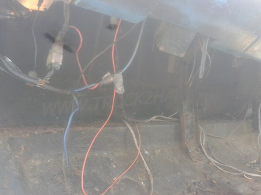 รถบรรทุก 6 ล้อ ISUZU NPR กระบะข้างเสริม  ปีจดทะเบียน 2542 มาดูสภาพรถและทดลองขับก่อน และสามารถต่อรองราคาได้อีกครับ