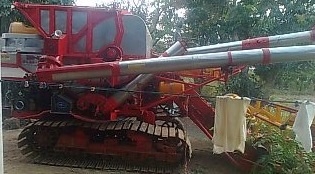 ขายด่วน รถเกี่ยวข้าวศักดิ์พัฒนา รุ่น KM 49 รถสภาพสวยดีพร้อมใช้งานได้เลย เครื่องยนต์ 210 HP 6HH1 เทอร์โบ อุ้ม 2.5 ตัน ปั๊มไดกิ้นเบอร์ 23 ช่วงล่าง 12 สภาพดีพร้อมใช้งาน ราคาต่อรองได้ครับ