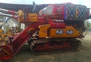 ขายด่วน รถเกี่ยวข้าวศักดิ์พัฒนา รุ่น KM 49 รถสภาพสวยดีพร้อมใช้งานได้เลย เครื่องยนต์ 210 HP 6HH1 เทอร์โบ อุ้ม 2.5 ตัน ปั๊มไดกิ้นเบอร์ 23 ช่วงล่าง 12 สภาพดีพร้อมใช้งาน ราคาต่อรองได้ครับ