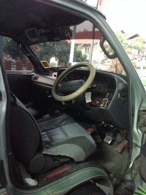 ขายรถตู้ หลังคาเตี้ย ปี94 เครื่องเดิม สภาพแจ๋วๆคันนึงครับ ขายรถตู้ หลังคาเตี้ย ปี94 เครื่องเดิม สภาพแจ๋วๆคันนึงครับ