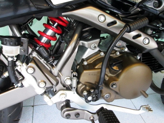 KSR ไมล์แท้ๆ 494 โล อีกครั้ง สี่ร้อยเก้าสิบสี่โล ไม่มีอะไรสึกหรอ เหมือนรถป้ายแดง แต่ราคาต่างกับมือหนึ่งเกือบ 2 หมื่น .