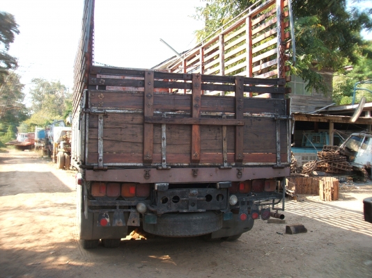 ขายกระบะไม้รถสิบล้อฮีโน่ ยาว 5.80 เมตร กว้าง 2.40 เมตร