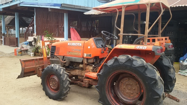 ปัญญาแทรคเตอร์ จัดให้ ด่วน!!!คูโบต้า L3408 ใบมีด พร้อม โรตาลี่ (อ.คลองขลุง จ.กำแพงเพชร)