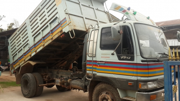 ขาย 6 ล้อ Hino FG 2Jเครื่อง JO8C 210 แรง ปี 2001 โทร 0811838154