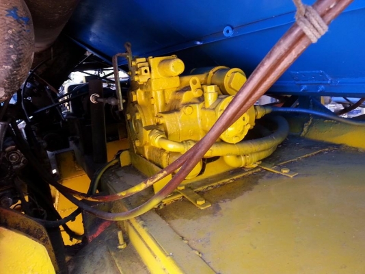 ขายรถเกี่ยวข้าวไทยเส็งรุ่นอุ้มบุญ อุ้ม2ตัน เครื่องHINO HO7D 195แรง ปั้ม23ไดกิ้น ตัวเดิน10 เครื่องดี ช่วงล่างเต็ม ทำงานขยัน เกี่ยวเร็ว พร้อมใช้งาน  สนใจโทร 090-8588220คุณนะ ID:narong498 หรือ www.truck.in.th/498 หรือfb:ณรงค์ ซื้อขายรถมือสอง (เว็บไซต์ส่วนตัว