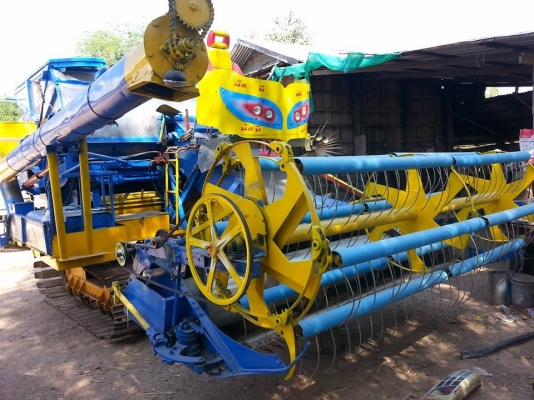 ขายรถเกี่ยวข้าวไทยเส็งรุ่นอุ้มบุญ อุ้ม2ตัน เครื่องHINO HO7D 195แรง ปั้ม23ไดกิ้น ตัวเดิน10 เครื่องดี ช่วงล่างเต็ม ทำงานขยัน เกี่ยวเร็ว พร้อมใช้งาน  สนใจโทร 090-8588220คุณนะ ID:narong498 หรือ www.truck.in.th/498 หรือfb:ณรงค์ ซื้อขายรถมือสอง (เว็บไซต์ส่วนตัว