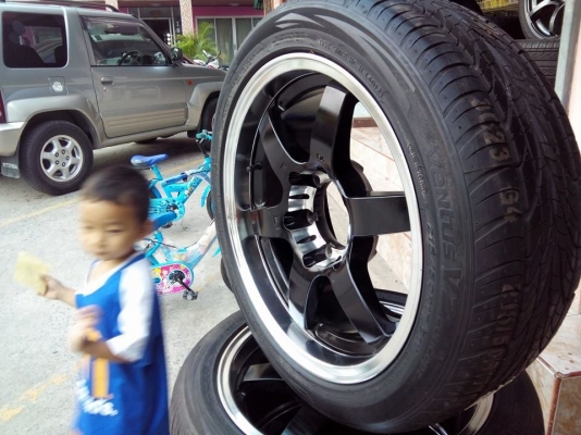 แม็กใหม่ยางใหม่ขอบ17 F8R8 ยาง215-50-17ใหม่สดๆ ราคาแค่ 16000รับเทรินบางราย โทร0898128457