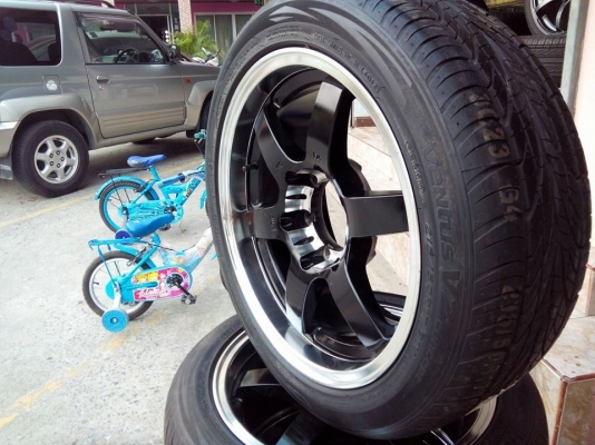 แม็กใหม่ยางใหม่ขอบ17 F8R8 ยาง215-50-17ใหม่สดๆ ราคาแค่ 16000รับเทรินบางราย โทร0898128457