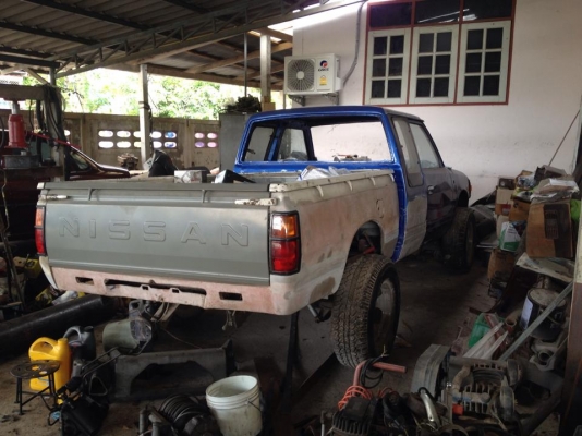 ตัวถังรถยนต์ และเครื่องยนต์ Nissan 720 4WD ตัวถังรถยนต์ และเครื่องยนต์ Nissan 720 4WD