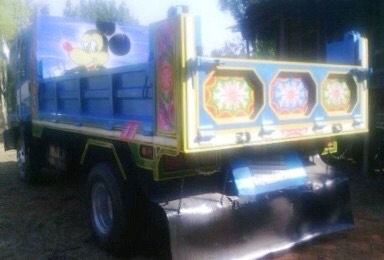 ISUZU DECA 195 HP 6HE1 หกล้อดั๊มพ์ สวยจัดพร้อมใช้งาน กระบะดั๊มพ์เหล็ก 5 ตันความยาว 3.60 เมตรสภาพสวยใหม่ เครื่องแรงดีไม่มีเยิ้ม หัวเก๋งอย่างสวยภายในเก๋งคอนโซลครบพร้อม แอร์เย็น พวงมาลัยเพาเวอร์ ระบบเบรคทริ๊ปฟี้ครบครัน ช่วงล่างคัชซีสวย ยาง 8.25 ขอบ 16 สภาพดี