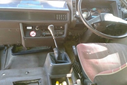 MITSUBISHI FUSO FN215 - 165 HP 6D14 สิบล้อเพลาเดียว เทรลเลอร์ท้ายลาดขึ้นรถแบ็คโฮร PC 200 ได้เลยครับ เครื่องแรงดีไม่มีเยิ้ม หัวเก๋งสีสันสวยไม่มีผุภายในเก๋งคอนโซลครบพร้อม พวงมาลัยเพาเวอร์ ช่วงล่างคัชซีไม่มีบวม ยางสภาพดี 10 เส้นประมาณ 70\% พร้อมลากพร้อมบรรทุก MITSUBISHI FUSO FN215 - 165 HP 6D14 สิบล้อเพลาเดียว เทรลเลอร์ท้ายลาดขึ้นรถแบ็คโฮร PC 200 ได้เลยครับ เครื่องแรงดีไม่มีเยิ้ม หัวเก๋งสีสันสวยไม่มีผุภายในเก๋งคอนโซลครบพร้อม พวงมาลัยเพาเวอร์ ช่วงล่างคัชซีไม่มีบวม ยางสภาพดี 10 เส้นประมาณ 70\% พร้อมลากพร้อมบรรทุก