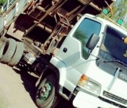ISUZU NRR 210 HP 6HH1 หกล้อดั๊มพ์ กระบะดั๊มพ์เหล็ก 5 ตันความยาว 3.60 เมตรสภาพสวยมากครับ เครื่องแรงดีไม่มีเยิ้ม หัวเก๋งสวยเดิมบางภายในเก๋งคอนโซลครบ แอร์เย็น พวงมาลัยเพาเวอร์ ระบบเบรคทริ๊ปฟี้ ช่วงล่างคัชซีสวย ยาง 8.25 ขอบ 16 สภาพดี 70\% พร้อมใช้งาน เอกสารทะเ