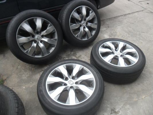 ล้อแม็ก 17นิ้ว 5รู114 HONDA พร้อมยาง สวยๆ 4 ล้อ ราคา 6500 บาท