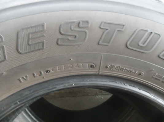 ยาง BRIDGESTONE 265/70R16ปี11 สวยๆ 4 เส้น ราคา 3000 บาท